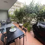 3 Blocks To Surfers Paradise Beach