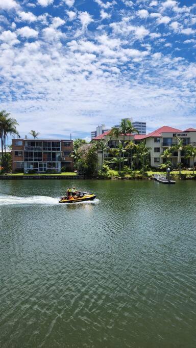 Apartment 3 Blocks To Surfers Paradise Gold Coast