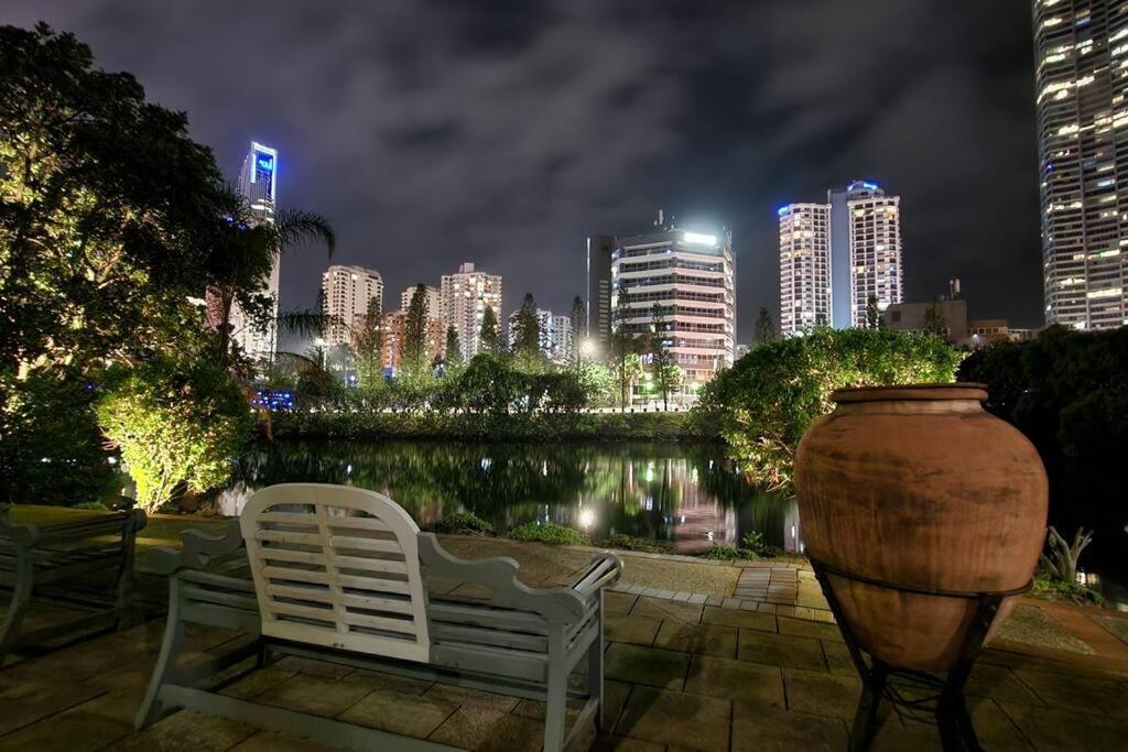 Apartment 3 Blocks To Surfers Paradise Gold Coast